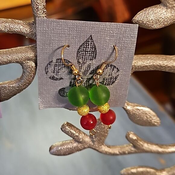 2 pair Hand Crafted Beaded Earrings - Picture 2 of 8